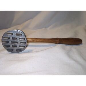 VINTAGE MODERN INDUSTRIES DES MOINES IOWA MEAT TENDERIZER / MALLET